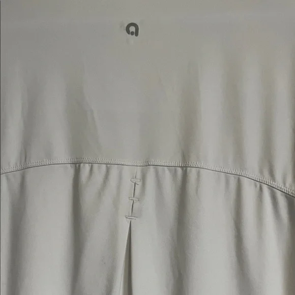 Elegant White Short Sleeve Women's Tee - Picture 2 of 4